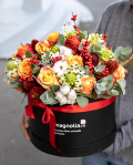 Winter floral arrangement – imaginea 3