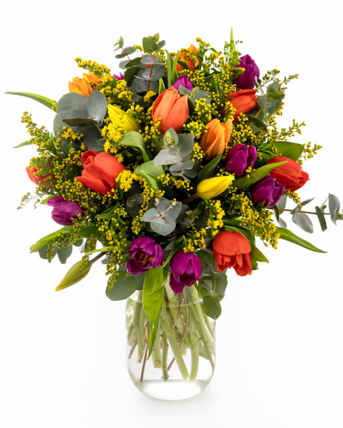 Tulips and solidago bouquet – imaginea 1