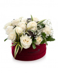 White roses in heart box – imaginea 1