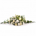 Aranjament funerar cu flori albe