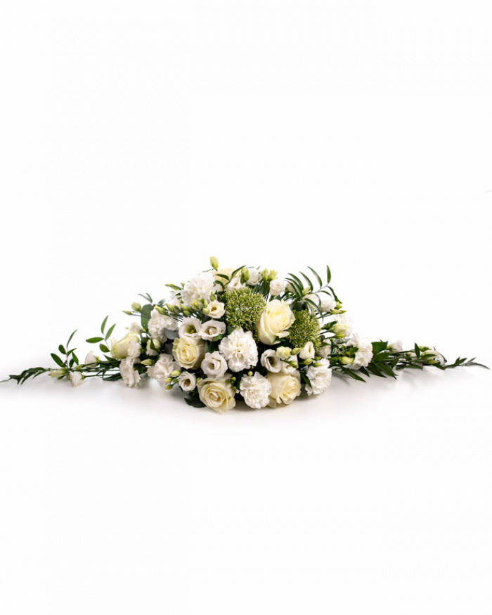 White funeral arrangement – the image 1