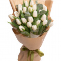 Buchet cu lalele albe