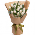 Buchet cu lalele albe