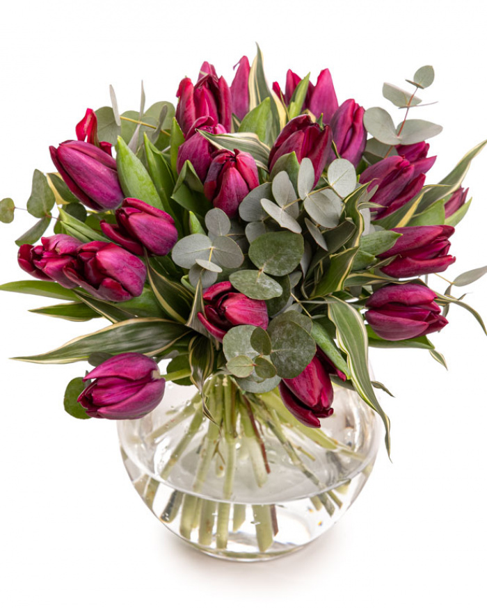 Buchet cu lalele mov – imaginea 1