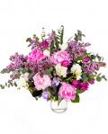 Buchet delicat cu bujori și liliac