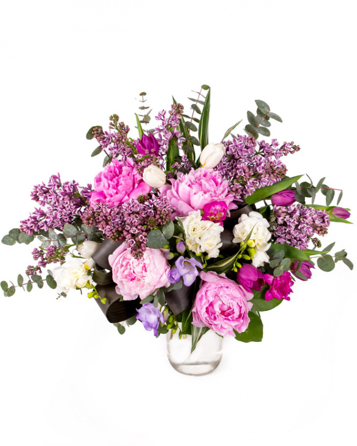 Buchet delicat cu bujori și liliac