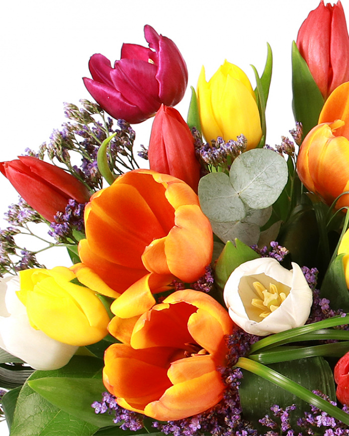 Cheese gift basket and tulip bouquet – imaginea 2