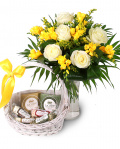 Gift basket and flower bouquet – imaginea 1