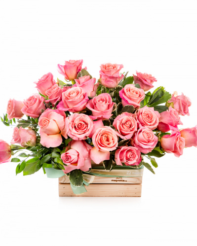 Wooden box with pink roses