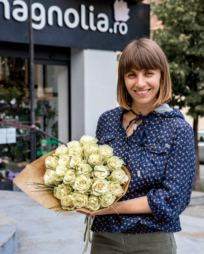 ”Pure White” bouquet – imaginea 3