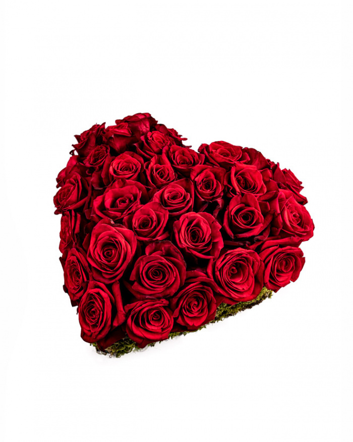 Red rose heart arrangement – the image 1
