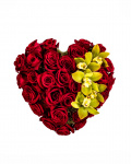 Rose and Cymbidium heart arrangement – the image 2