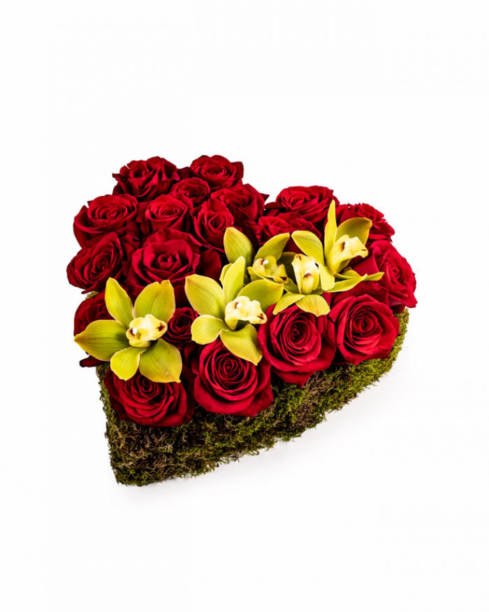 Rose and Cymbidium heart arrangement – the image 1