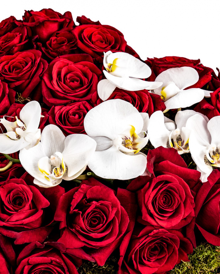 Rose and orchid heart arrangement – imaginea 3