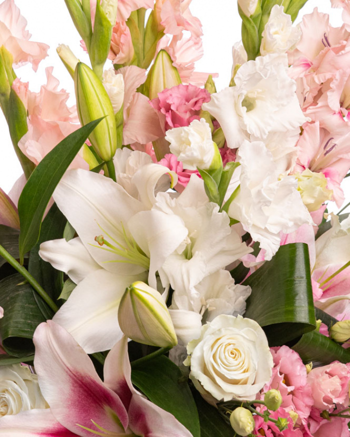 Bouquet of gladioli and lilies – imaginea 2