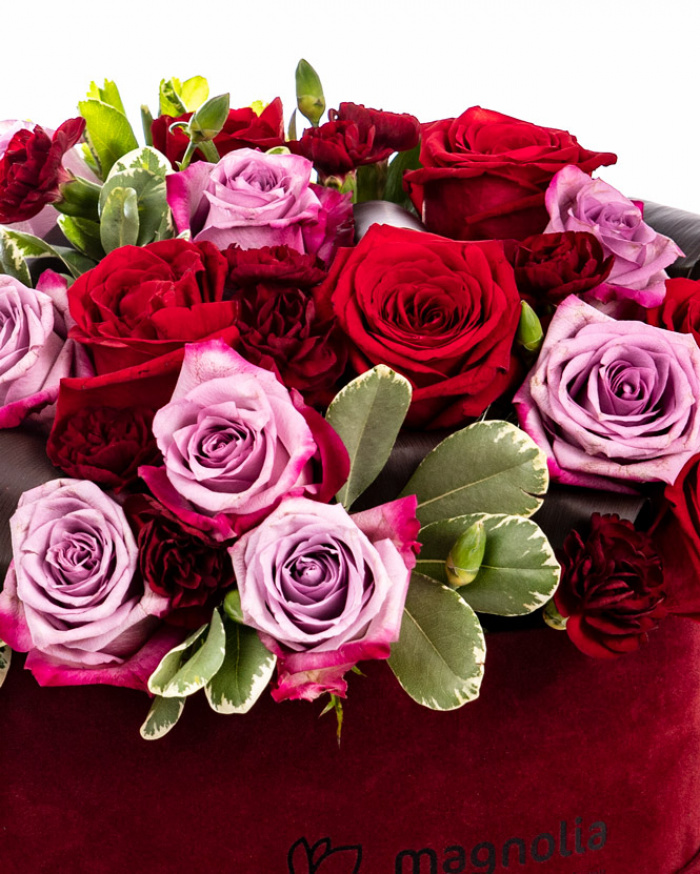 Heart box with purple and red roses – imaginea 2