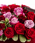 Heart box with purple and red roses – imaginea 2