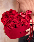 Velvet heart box with roses – imaginea 3