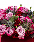 Purple roses in heart shaped box – imaginea 2