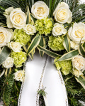 Funeral wreath with carnations and roses – imaginea 2