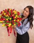 Buchet 101 lalele – imaginea 3