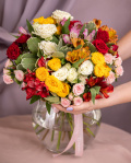 Buchet colorat cu trandafiri – imaginea 3