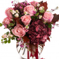 Buchet „Burgundy Delight”