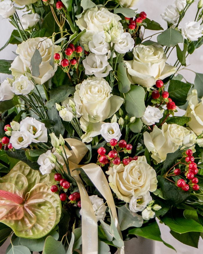 ”Harmony and Elegance” Luxury Arrangement – imaginea 3