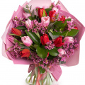 Buchet cu lalele delicate