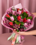 Delicate tulip bouquet – imaginea 3