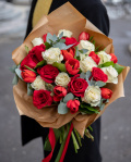 Buchet cu lalele și trandafiri „Love Poem” – imaginea 3