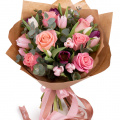 Buchet cu trandafiri și lalele „Pink and Pretty”