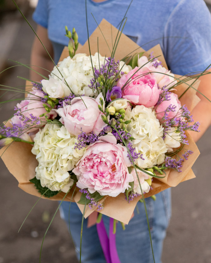 Pink Peony and Hydrangea bouquet – imaginea 3