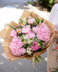 Buchet cu bujori și hortensii „Pink Fantasy” – imaginea 3