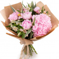 Buchet cu bujori și hortensii „Pink Fantasy”