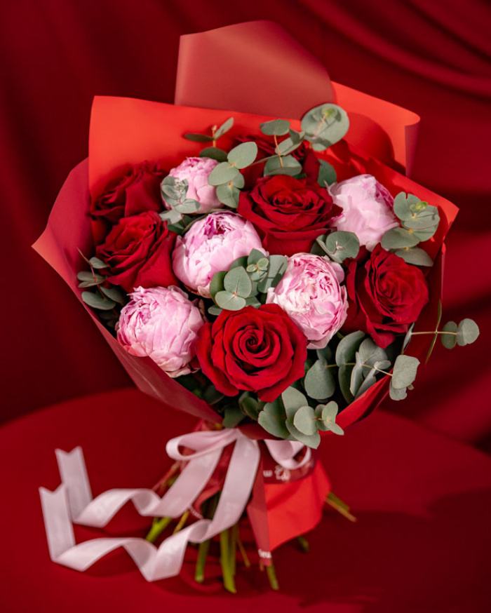Bouquet of Peonies and Red Roses – imaginea 3