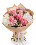 Buchet cu trandafiri roz și hortensie albă – imaginea 1