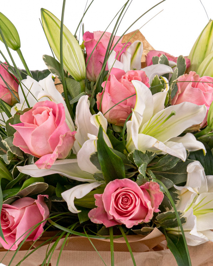 Bouquet with Imperial Lilies and Hermosa Roses – imaginea 2