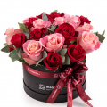 Aranjament cu trandafiri roz și roșii „Sweet Love”