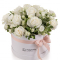 Aranjament cu trandafiri albi „Pure Love”