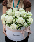 Aranjament cu trandafiri albi „Pure Love” – imaginea 3