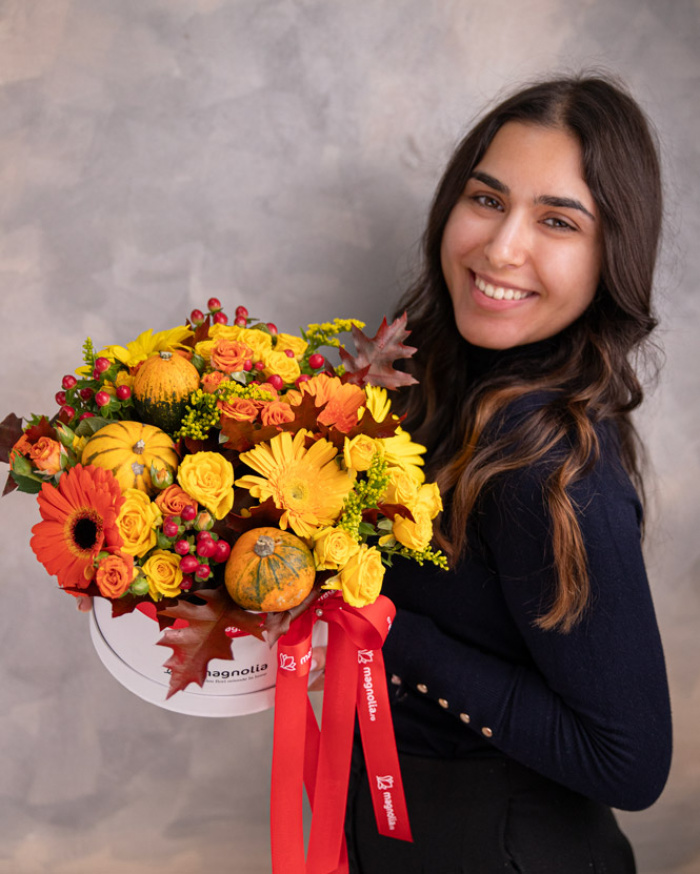 Roses and ornamental pumpkins box – imaginea 3