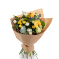 Buchet de trandafiri, eustoma și dovlecei ornamentali