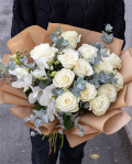 White roses and orchids bouquet – imaginea 3