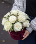 White roses arrangement in velvet box – imaginea 3
