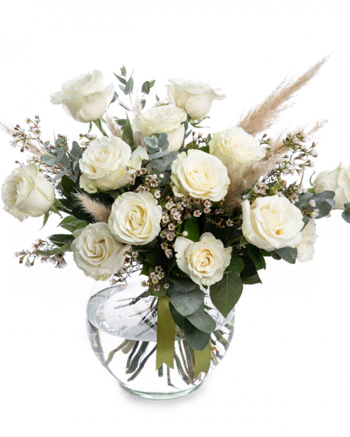 White roses bouquet decorated with pampas grass – imaginea 1