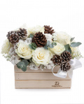 Roses arrangement with winter accessories – imaginea 1
