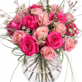 Buchet trandafiri roz si chamelaucium