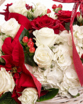 Christmas gift basket with flowers – imaginea 2