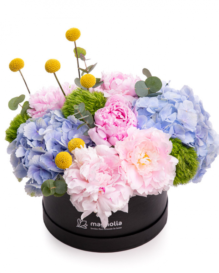 Aranjament floral cu bujori și hortensii „Armonia" – imaginea 1